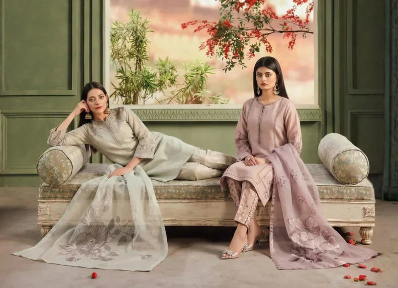 Celebrate Eid in Style with the New Ayla Tawakal Eid Collection at My Taraz!