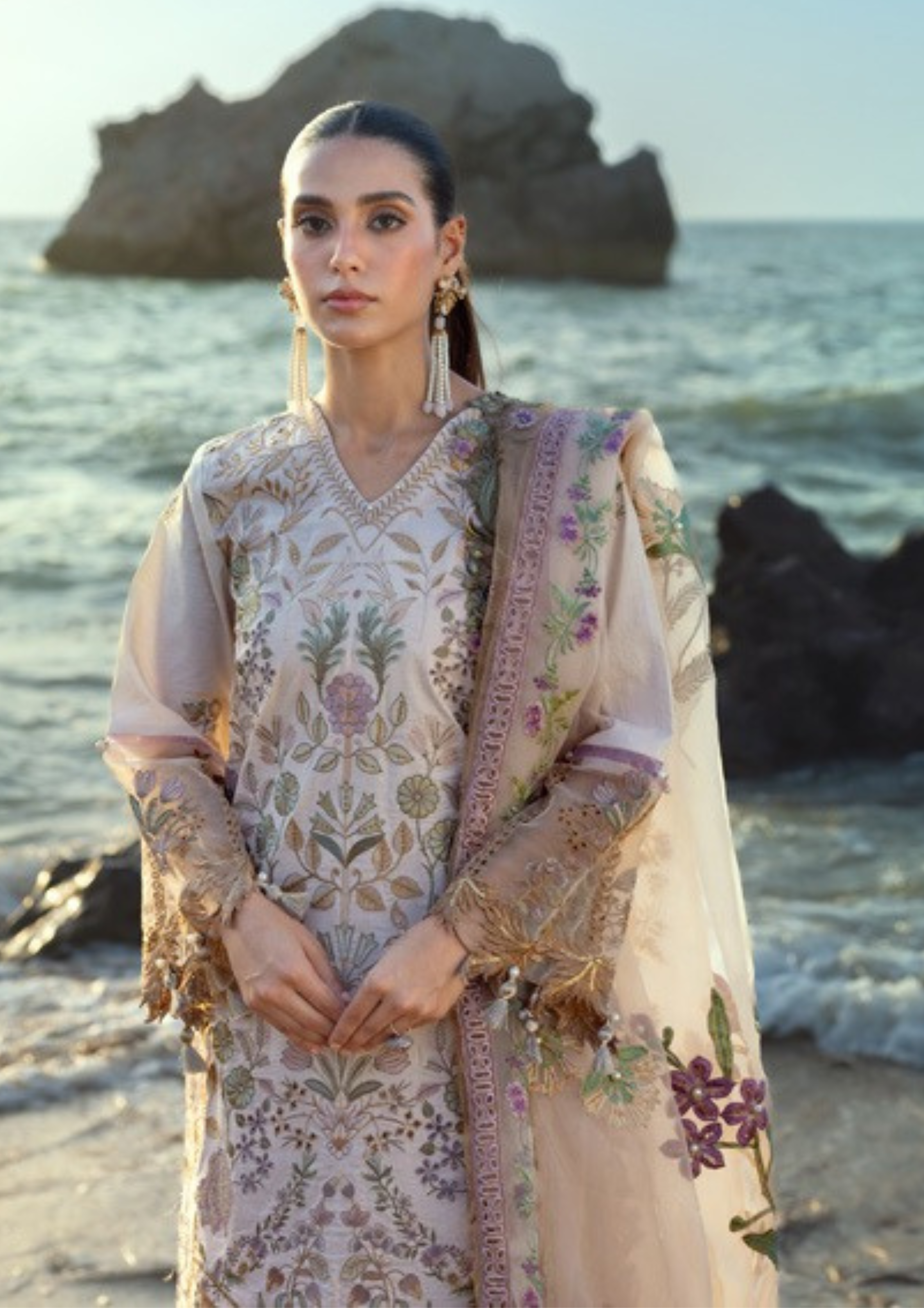 Ivory Gold Floral Embroidered Luxury Kurta Set with Organza Dupatta