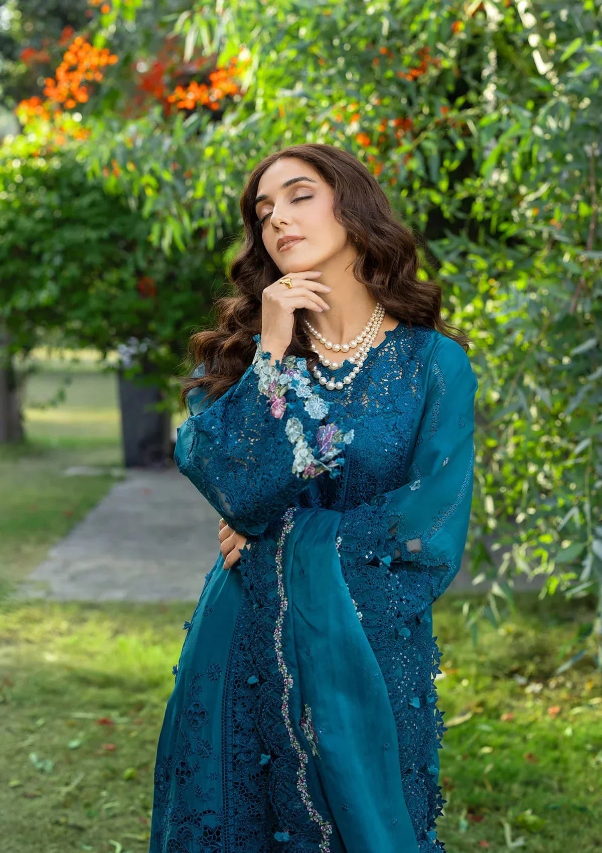 Elaf Premium Embroidered Luxury Lawn 3Pc Suit ELY-06 SAPPHIRE
