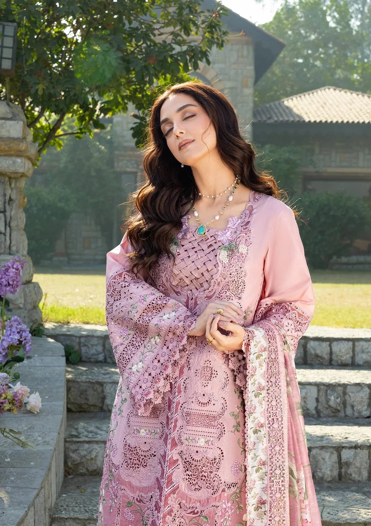 Elaf Premium Embroidered Luxury Lawn 3Pc Suit ELY-09 ROSEE