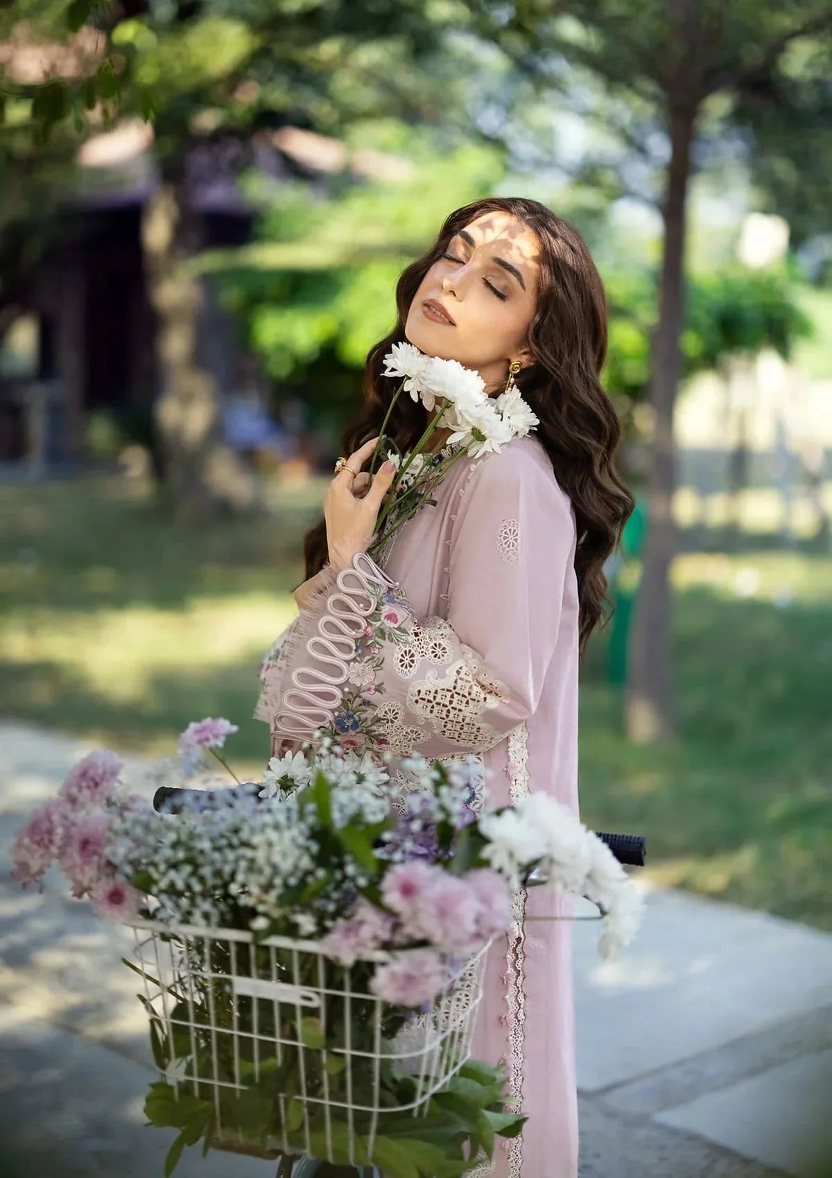 Elaf Premium Embroidered Luxury Lawn 3Pc Suit ELY-01A MAISON PINK