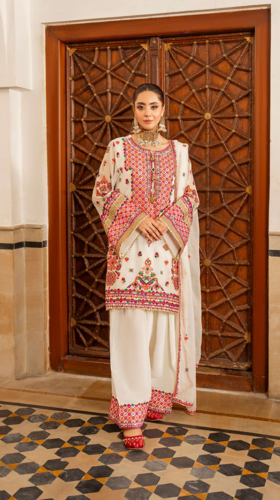 Mehrunisa Ivory – Embroidered Lawn Suit with Chiffon Dupatta