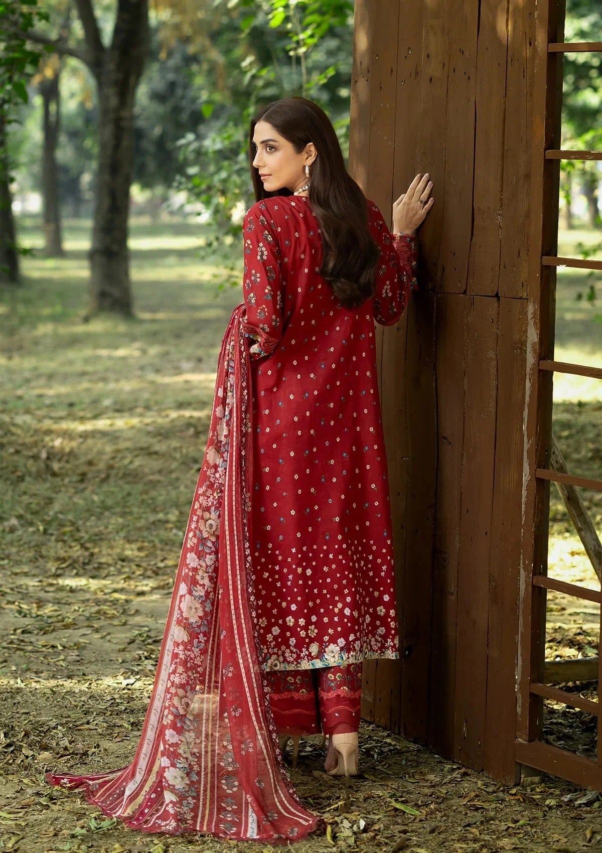 Elaf Premium Print Chikankari Lawn Unstitched 3PC Suit – ERC-1B Marjaan