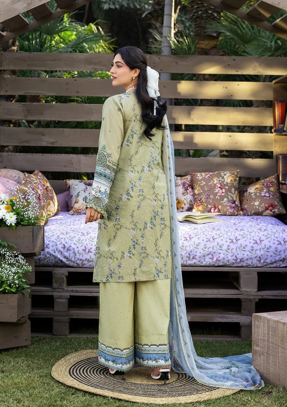 Elaf Premium Print Chikankari Lawn Unstitched 3PC Suit – ERC-8B Menah