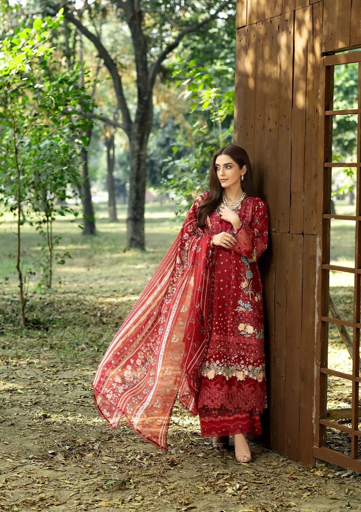 Elaf Premium Print Chikankari Lawn Unstitched 3PC Suit – ERC-1B Marjaan