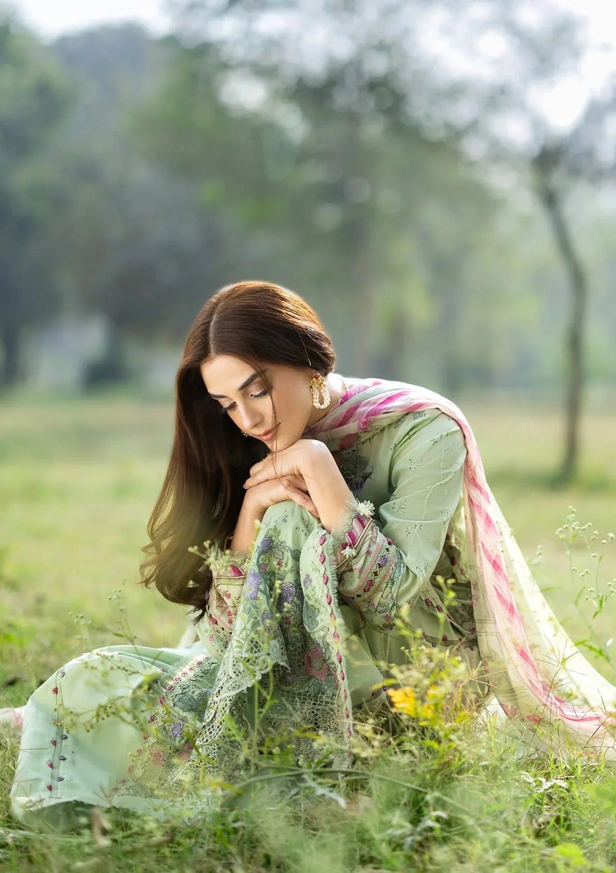 Elaf Premium Print Chikankari Lawn Unstitched 3PC Suit – ERC-7B Nahl