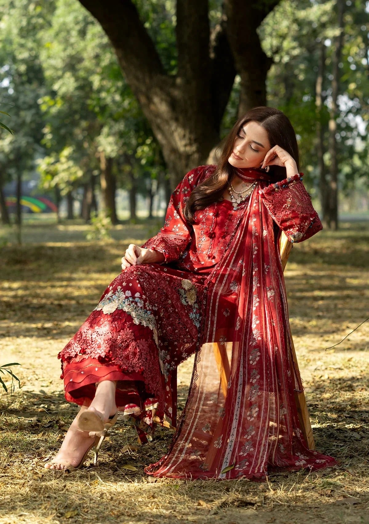Elaf Premium Print Chikankari Lawn Unstitched 3PC Suit – ERC-1B Marjaan