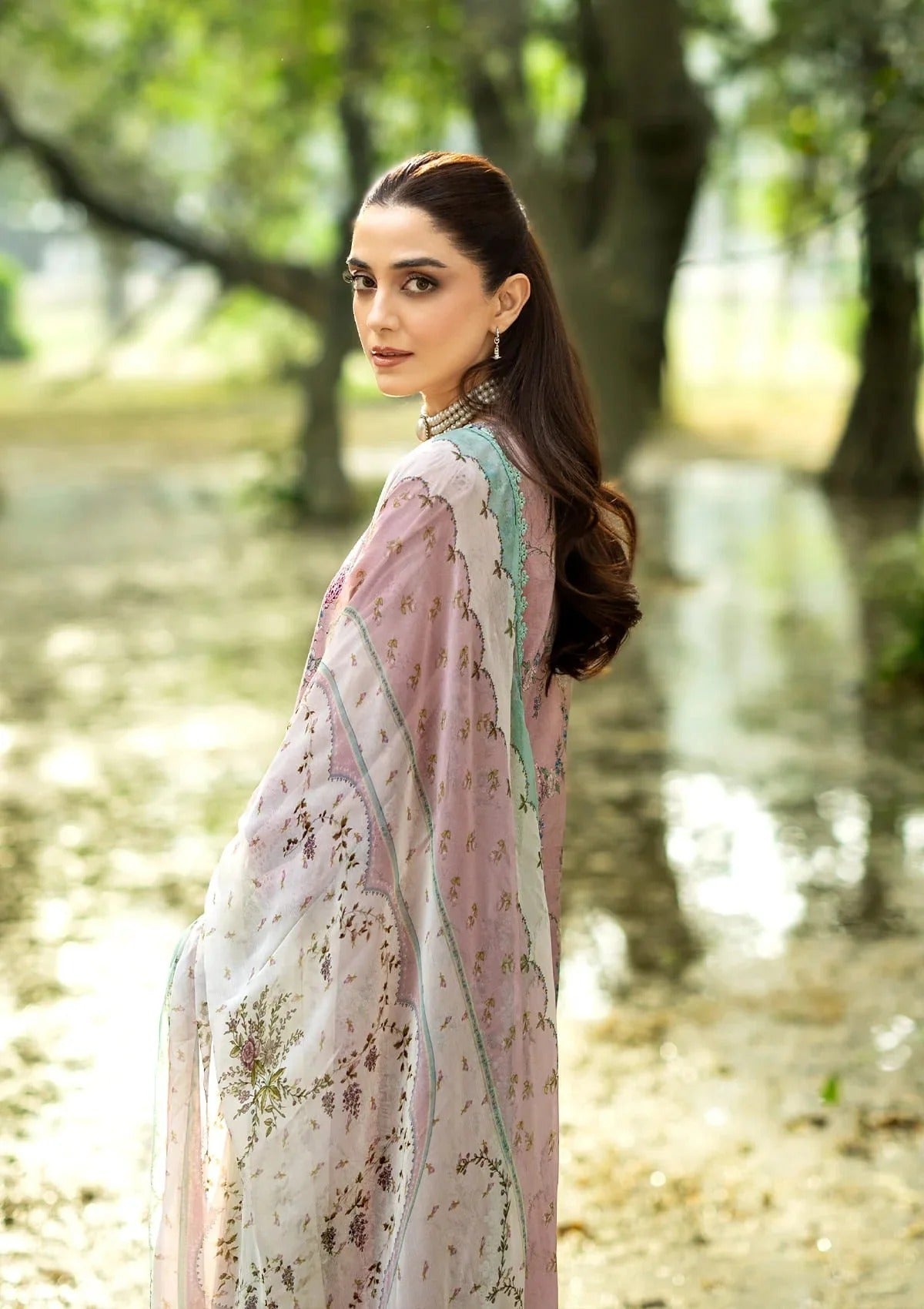 Elaf Premium Print Chikankari Lawn Unstitched 3PC Suit – ERC-8A Sahaa