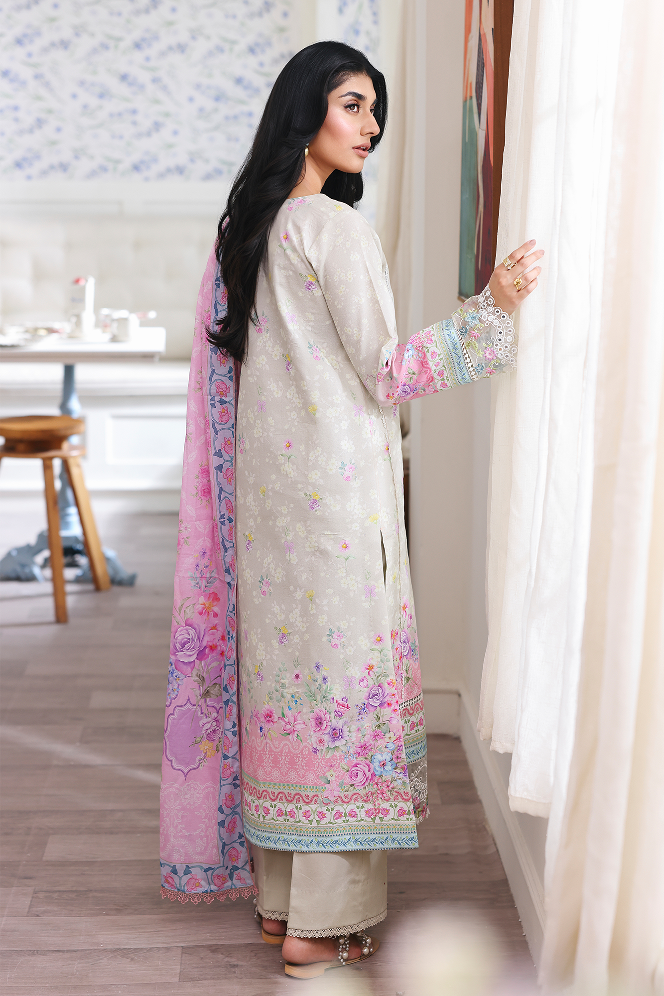 Nissa Floral Symphony 08